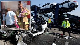 Obří nehoda v Anglii: V mlze se srazilo 130 aut! Všude leželi lidé, líčí svědek