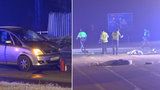 Auto u Českého Brodu srazilo dva chodce: Muž i žena na místě podlehli