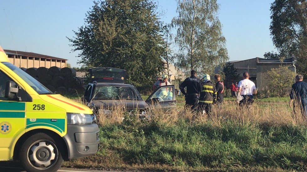 Vážná nehoda na Mladoboleslavsku: Několik zraněných, mezi nimi i dítě