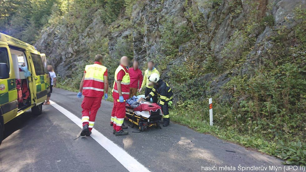 Tragická nehoda u Špindlerova Mlýna.