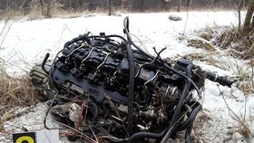 V nabouraném autě v Orlové našli mrtvolu: Tachometr se zastavil na 250 km/h.