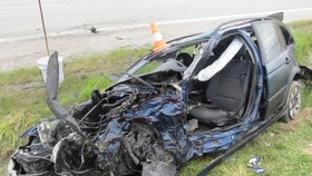 Tragická nehoda dvou BMW u Dolního Dvořiště: Oba řidiči zemřeli po čelní srážce.