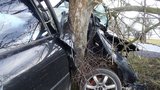 Mladý řidič (†27) vyletěl ze zatáčky a narazil do stromu, na místě zemřel