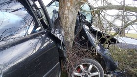 Tragédie na Kutnohorsku: Při nehodě zemřela žena, řidič a dítě jsou ve vážném stavu