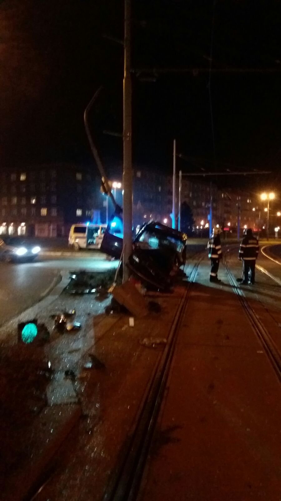 Drastická nehoda v Plzni: Řidička přehlédla tramvaj