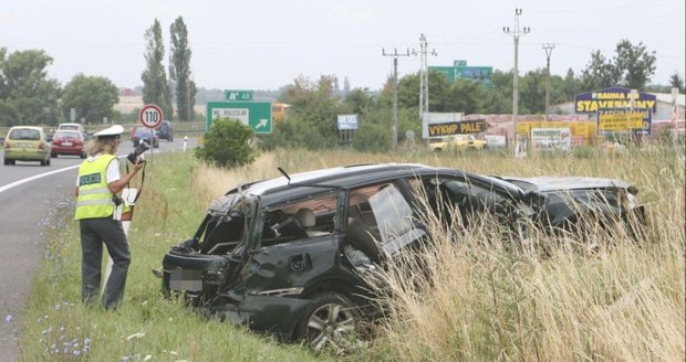 Havárie auta v Bezděčíně u Mladé Boleslavi