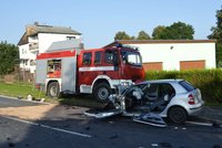 Na Plzeňsku se srazil autobus s osobním autem: Řidič zřejmě usnul