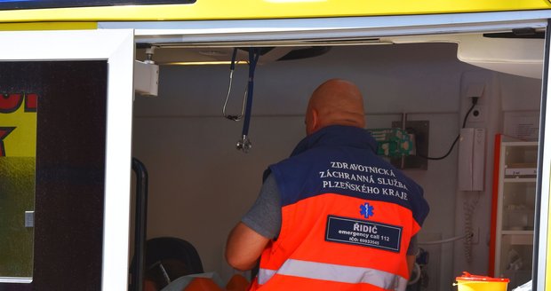 Zraněnou holčičku převezli záchranáři do plzeňské fakultní  nemocnice. (Ilustrační foto).