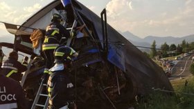 V Itálii havaroval autobus s českými turisty, řidič zemřel.