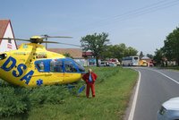 Na Litoměřicku se srazil traktor s autobusem: 7 zraněných dětí!