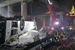 Tragická nehoda autobusu v Itálii: Zemřelo 21 lidí. U Benátek se zřítil z nadjezdu