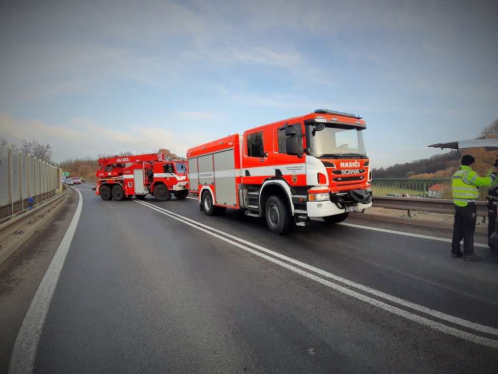 Tragická nehoda u Mělníku: Učitelka Martina Č. zemřela v autobuse, studenti se s ní loučí!