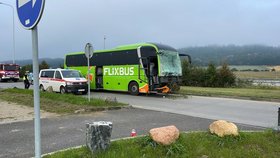 Na dálnici D1 na Novojičínsku havaroval autobus.