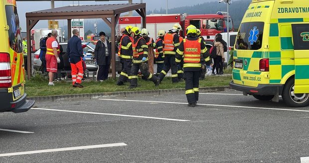 Na dálnici D1 na Novojičínsku havaroval autobus.