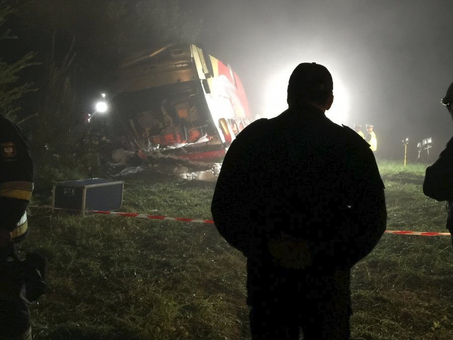 Ukrajinský autobus havaroval v Polsku: 3 mrtví a 18 zraněných