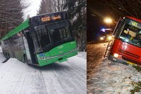 Hned dva linkové autobusy měly nehodu: Skončily v příkopech!