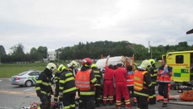 Vážná nehoda autobusu a dodávky na Zlínsku