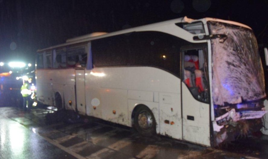 Srážka autobusu a mikrobusu na Slovensku