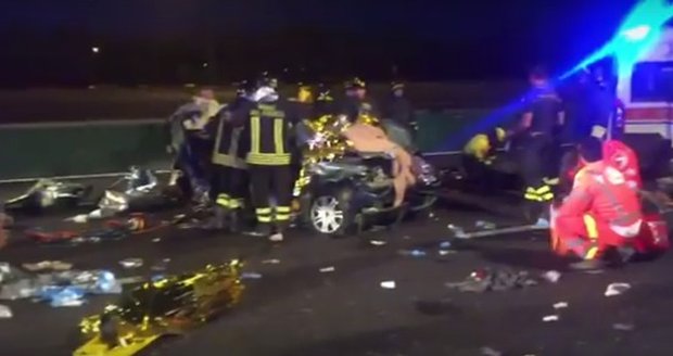 Kamion na Olomoucku rozmačkal osobák: Řidič podlehl vážným poraněním. (ilustrační foto)
