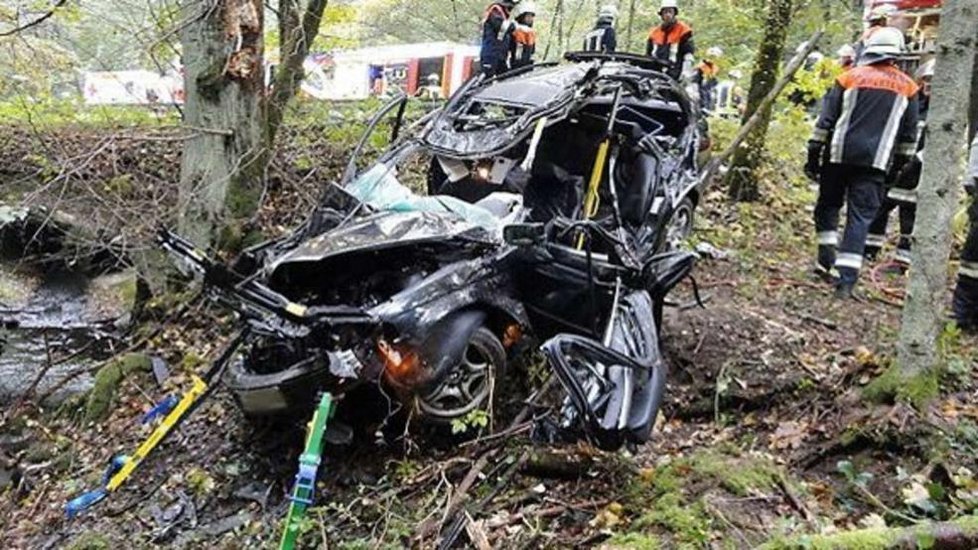 Tohle zbylo z Robertova BMW po nehodě