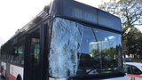 Na Vypichu se srazil autobus linky 191 s tramvají. Nehoda se obešla bez zranění