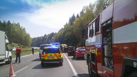 Nehoda na Benešovsku zablokovala dálnici ve směru na Brno.