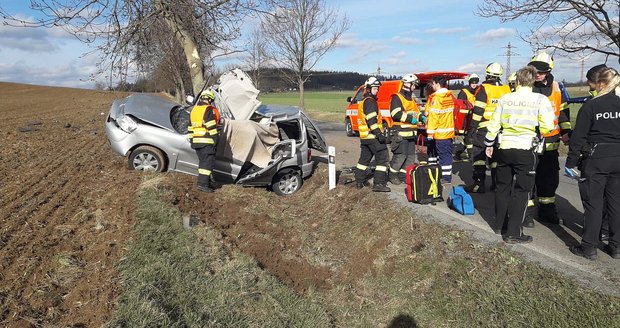 Na Chebsku se srazily dva osobáky: Jedno dítě nepřežilo, další dva lidé jsou vážně zranění