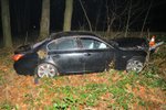 Řidič boural s luxusním BMW a pak z místa nehody zmizel.