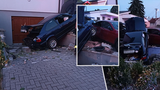 Osmnáctiletý řidič ve Zlíně prosvištěl předzahrádkou: Vůz skončil na zídce, škoda činí 1,4 milionu!