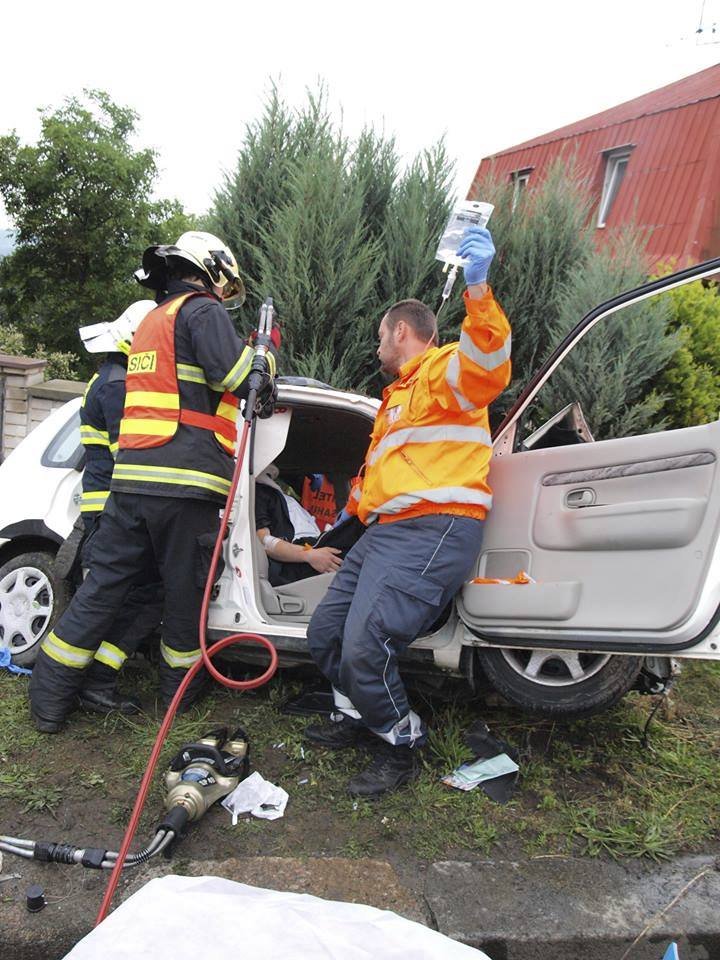 Chlapci děsivou nehodu přežili, jeden s těžkými zraněními, druhý se středně těžkými.