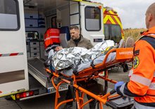 Spousta lidí v Česku neví, že po nehodě může zažádat o bolestné. Jak na to?