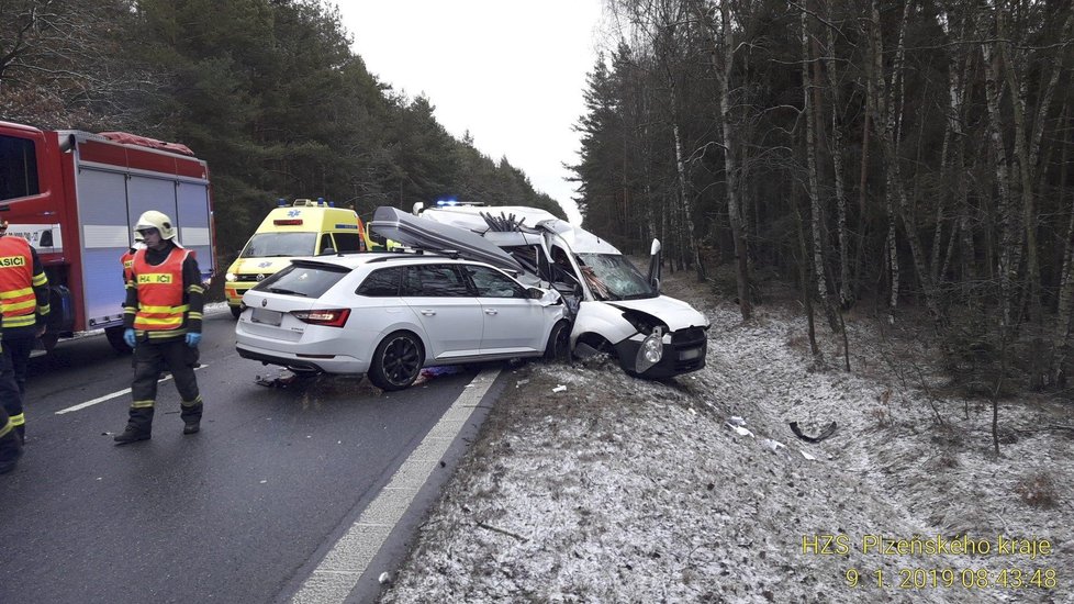 Nehoda dvou aut u Chotíkova na Plzeňsku.