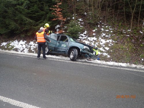 Hasiči na severu Moravy zasahovali v úterý ráno u mnoha dopravních nehod.