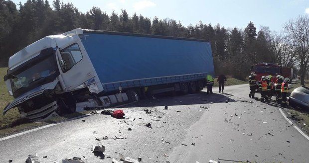 Tragická nehoda na Rokycansku: Řidič (†41) se na dálnici střetl s pracovním strojem, na místě zemřel (ilustrační foto).