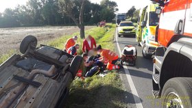 Hledá se nabouraný náklaďák s červeným přívěsem: Ujel od nehody, zranily se dvě ženy