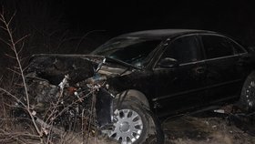 Šofér v Plzni prorazil autem cihlovou zeď.