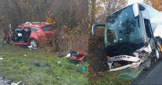 U Smečna na Kladensku se srazil osobní vůz s autobusem. Řidič osobáku skončil v nemocnici.