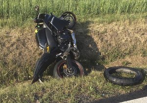 Na jižním Plzeňsku se srazil motorkář s autem.