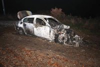 Na Děčínsku shořelo auto: Řidič nehodu nepřežil
