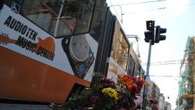 Obětí ale mohlo být i mnohem více, na tramvajovém ostrůvku stálo 20 lidí