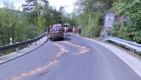 Nehoda motorkářů mezi Srbskem a odbočkou na Bubovice.