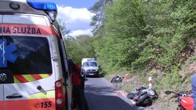Nehoda motorkářů mezi Srbskem a odbočkou na Bubovice.