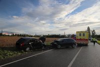 Vážná nehoda v Pitkovicích: Pro zraněnou ženu letěl vrtulník, v autě vezla dítě