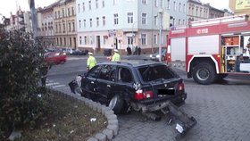Řidič BMW od nehody utekl