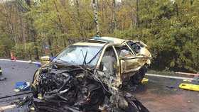 Žena na Chebsku dostala smyk a narazila do dvou aut: Chlapec (†5) nehodu nepřežil.