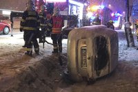 Dvě sražené chodkyně v Dolních Měcholupech: Řidička zřejmě na sněhu nedobrzdila