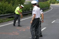 Silniční pirát v BMW srazil policistu: Z místa ujel!