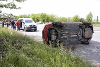 Zfetovaný cizinec se řítil v protisměru, způsobil 9 nehod