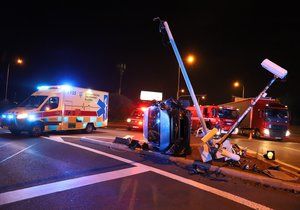 Nehoda cyklisty a auta v ulici K Barrandovu v Praze, 15. srpna 2020.