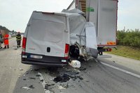 Tři nehody na D1 jen za dopoledne: Mrtvý řidič, zraněný motorkář a tisíce aut v koloně